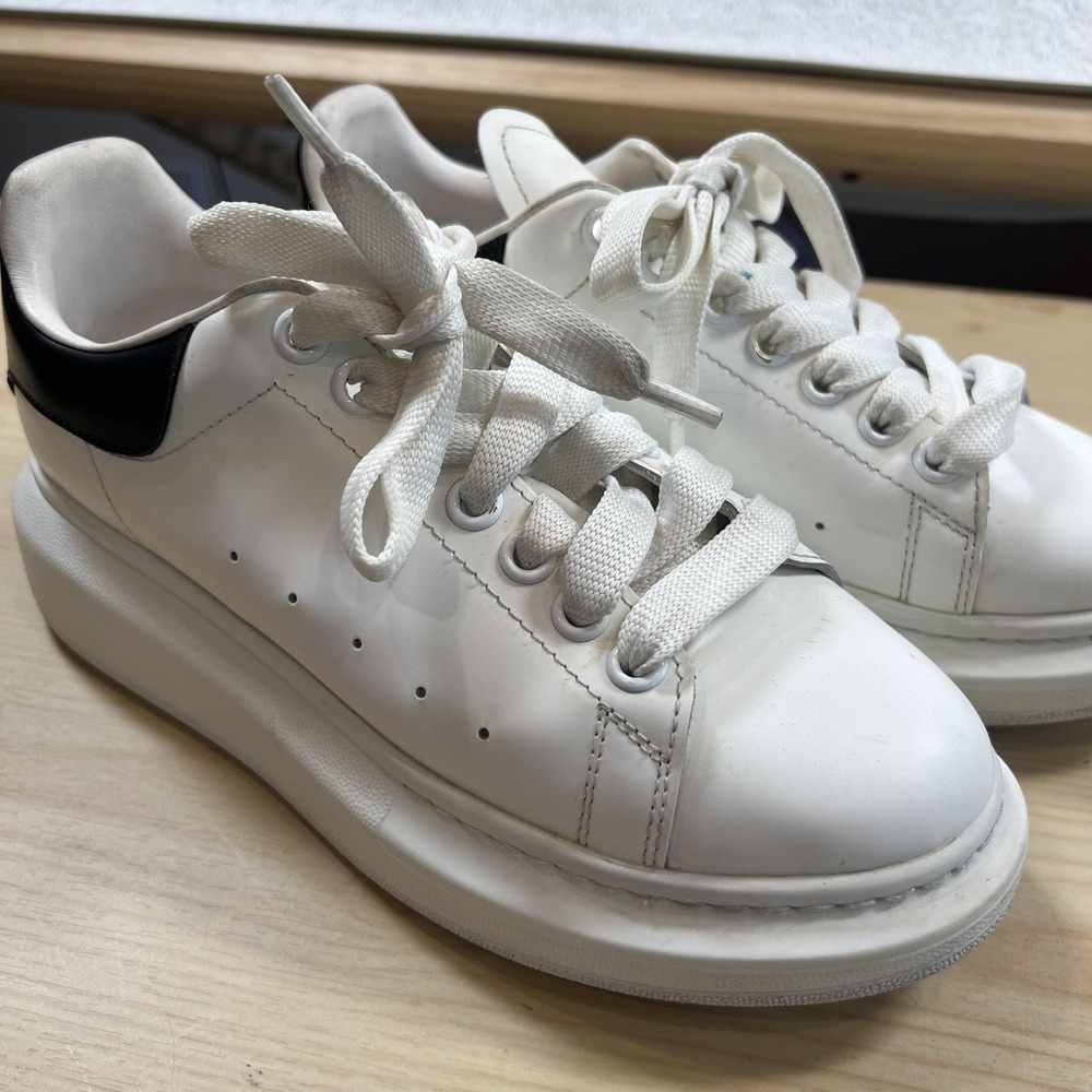 Alexander McQueen Oversized Shoes Womens Size 8.5 White Black Leather Sneakers